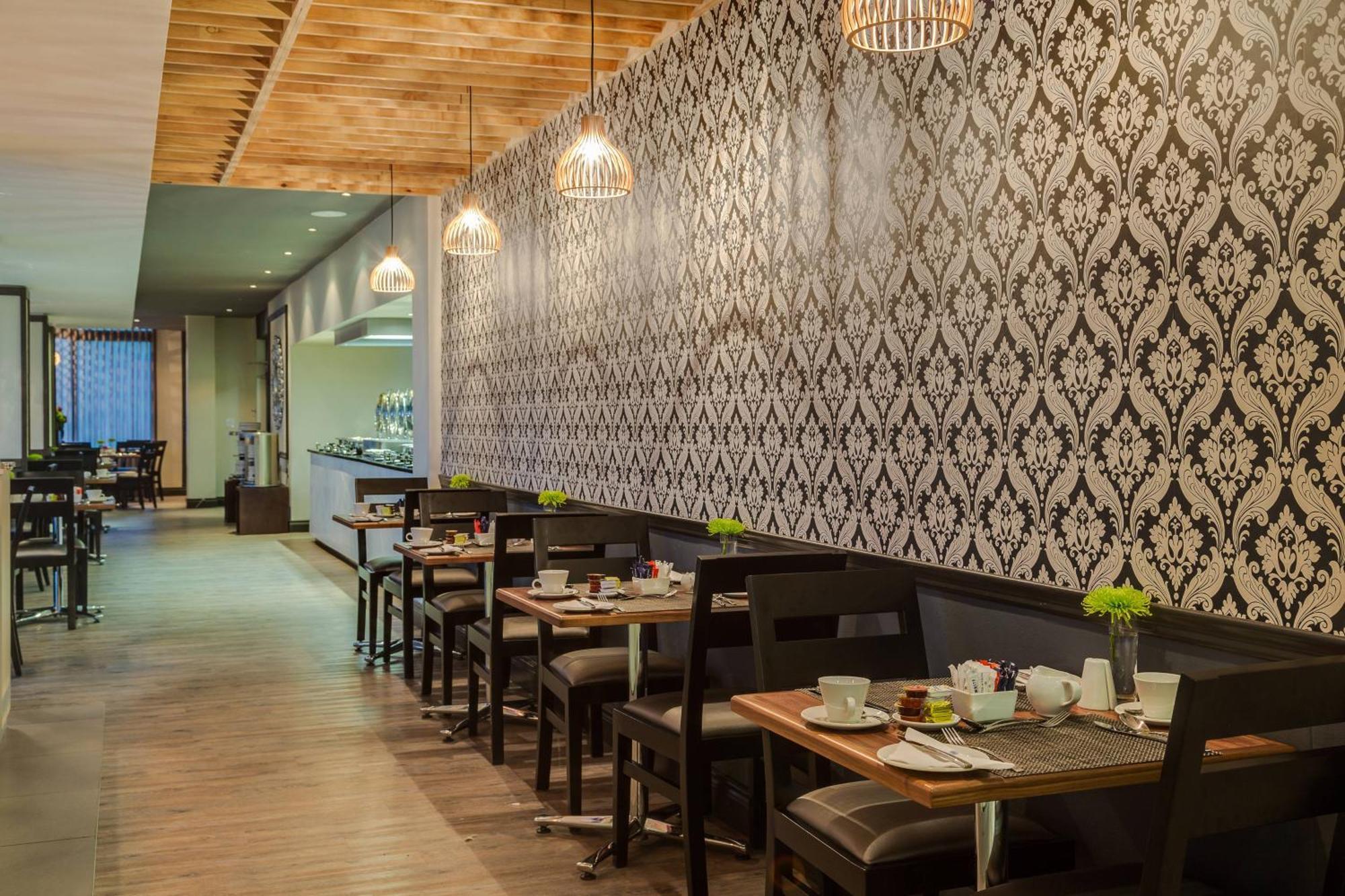 Protea Hotel By Marriott Cape Town Waterfront Breakwater Lodge Exterior foto