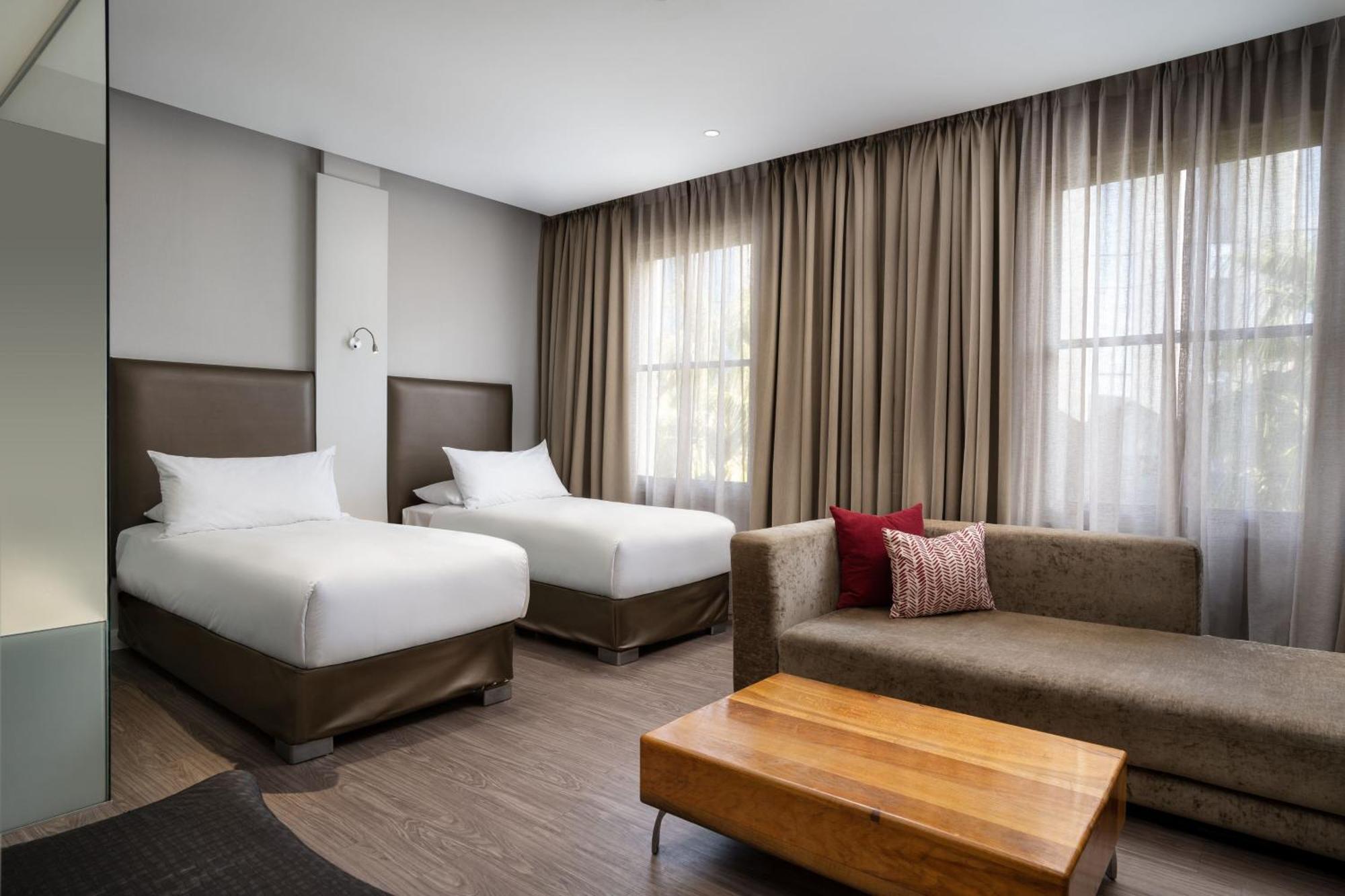 Protea Hotel By Marriott Cape Town Waterfront Breakwater Lodge Exterior foto