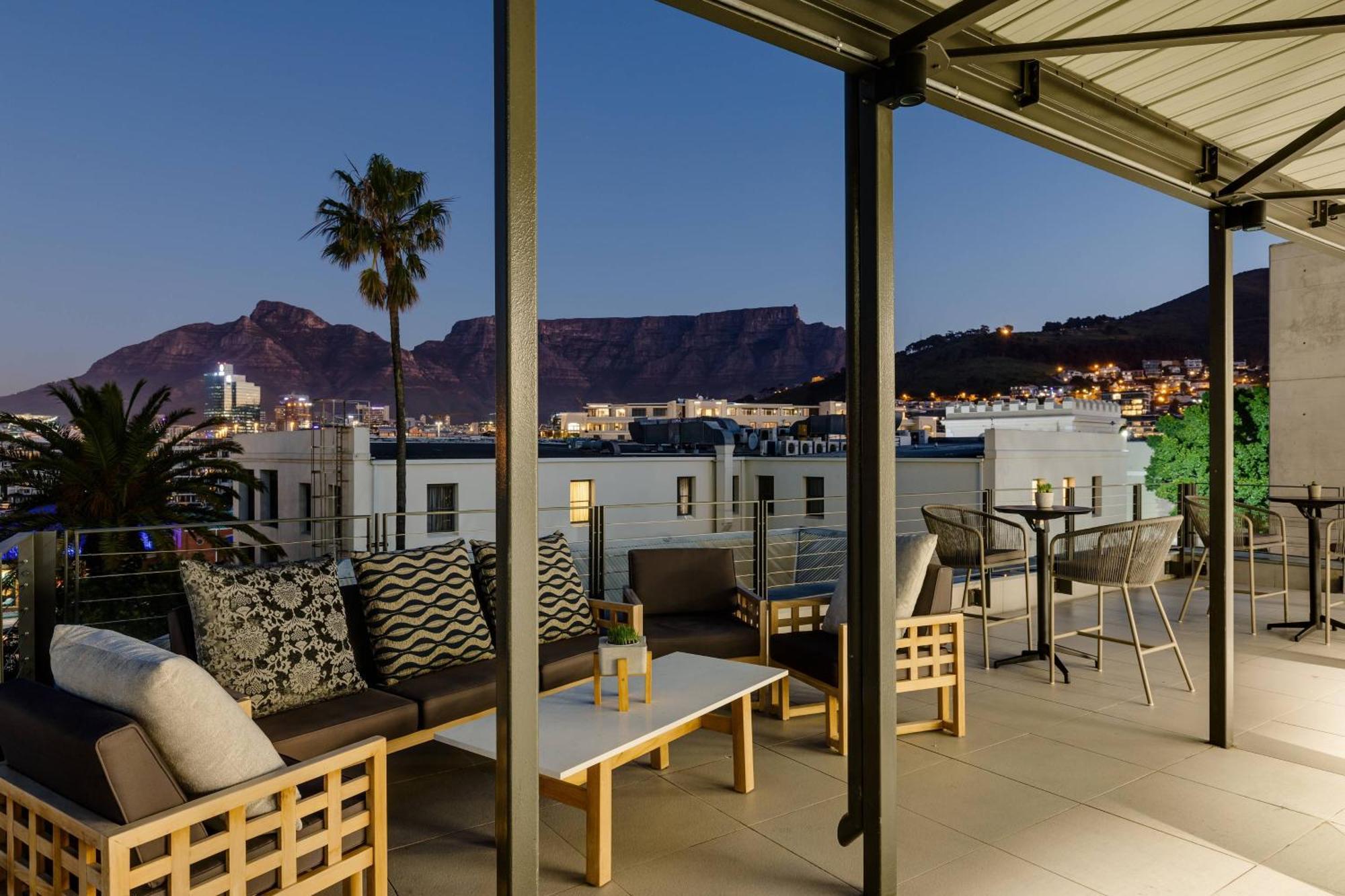 Protea Hotel By Marriott Cape Town Waterfront Breakwater Lodge Exterior foto