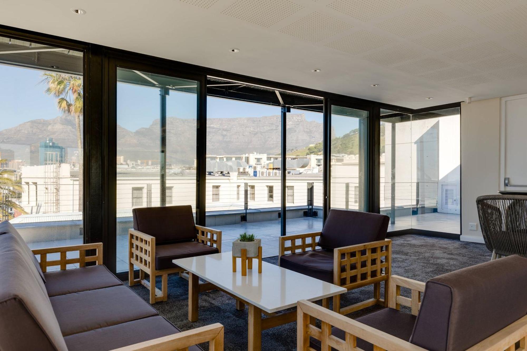 Protea Hotel By Marriott Cape Town Waterfront Breakwater Lodge Exterior foto