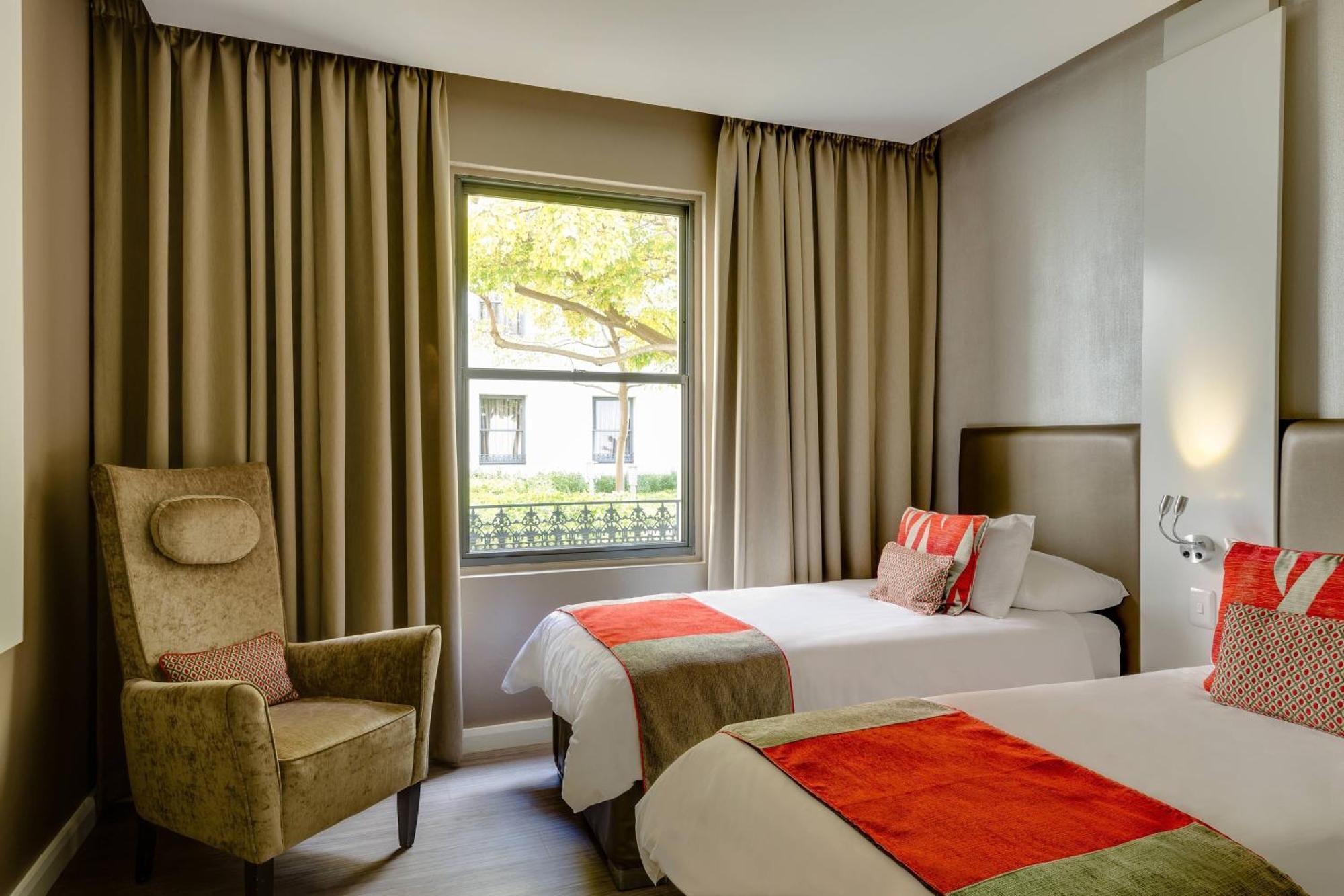Protea Hotel By Marriott Cape Town Waterfront Breakwater Lodge Exterior foto